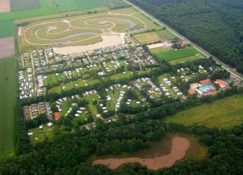 Stacaravan Huren In Het Hart Van Bosrijk Drenthe Op Recreatiepark De Tien Heugten Schoonloo Luaran gambar